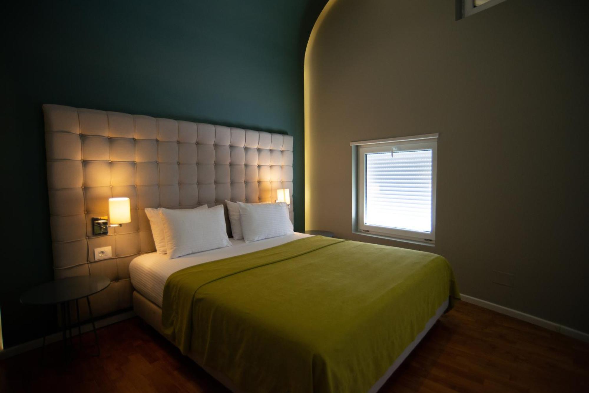 Bougainville Bay Hotel Sarandë エクステリア 写真 A bedroom at the hotel