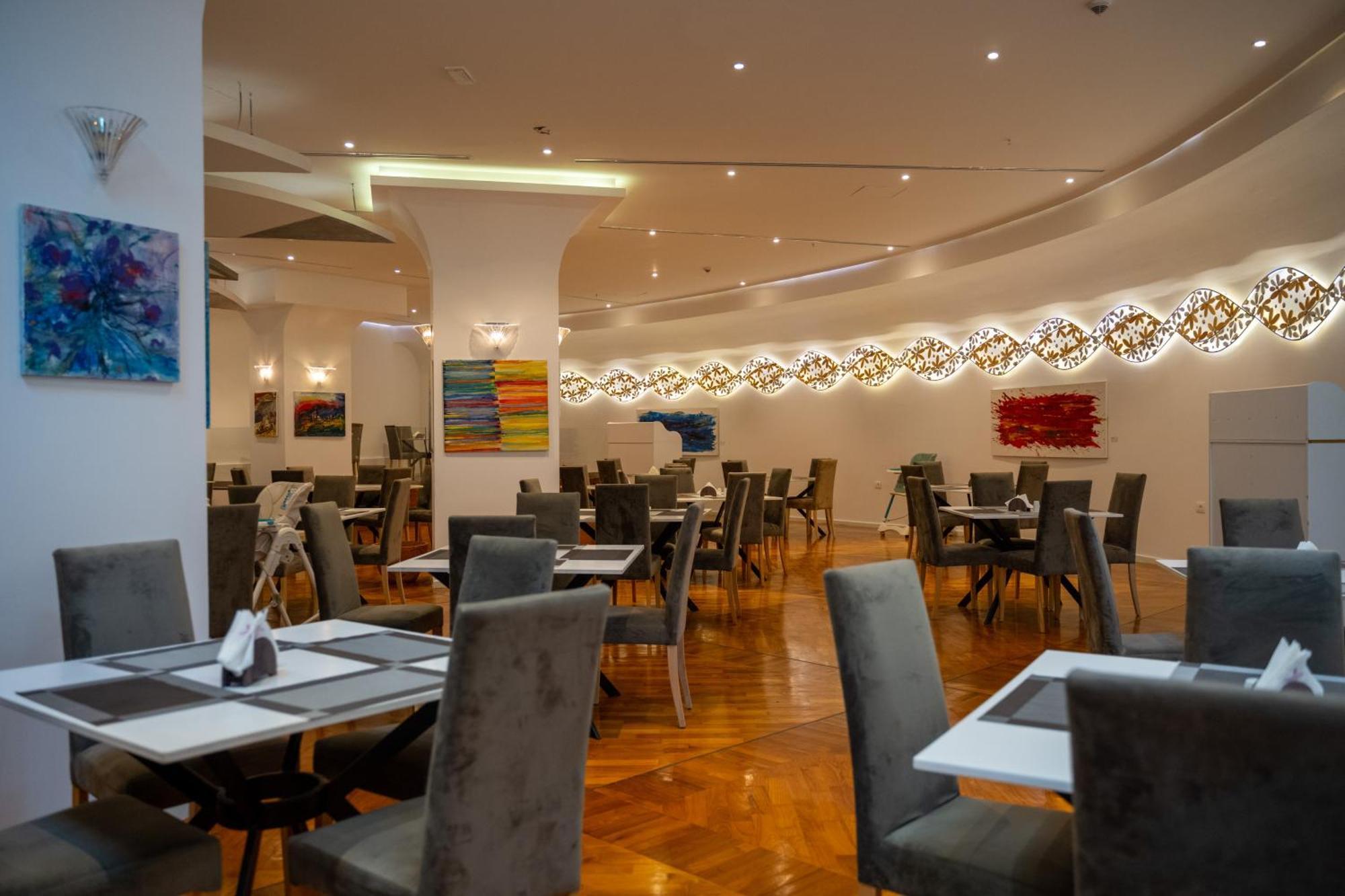 Bougainville Bay Hotel Sarandë エクステリア 写真 The restaurant