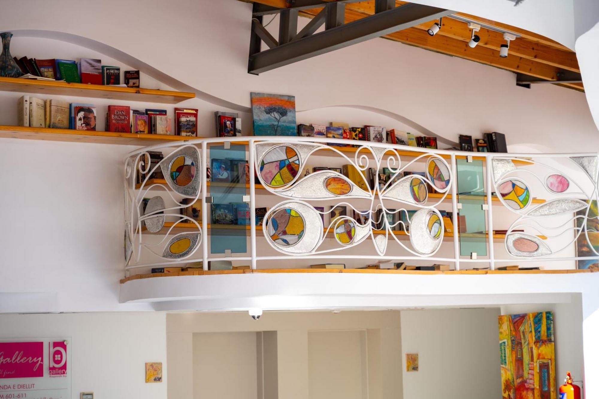Bougainville Bay Hotel Sarandë エクステリア 写真 A balcony