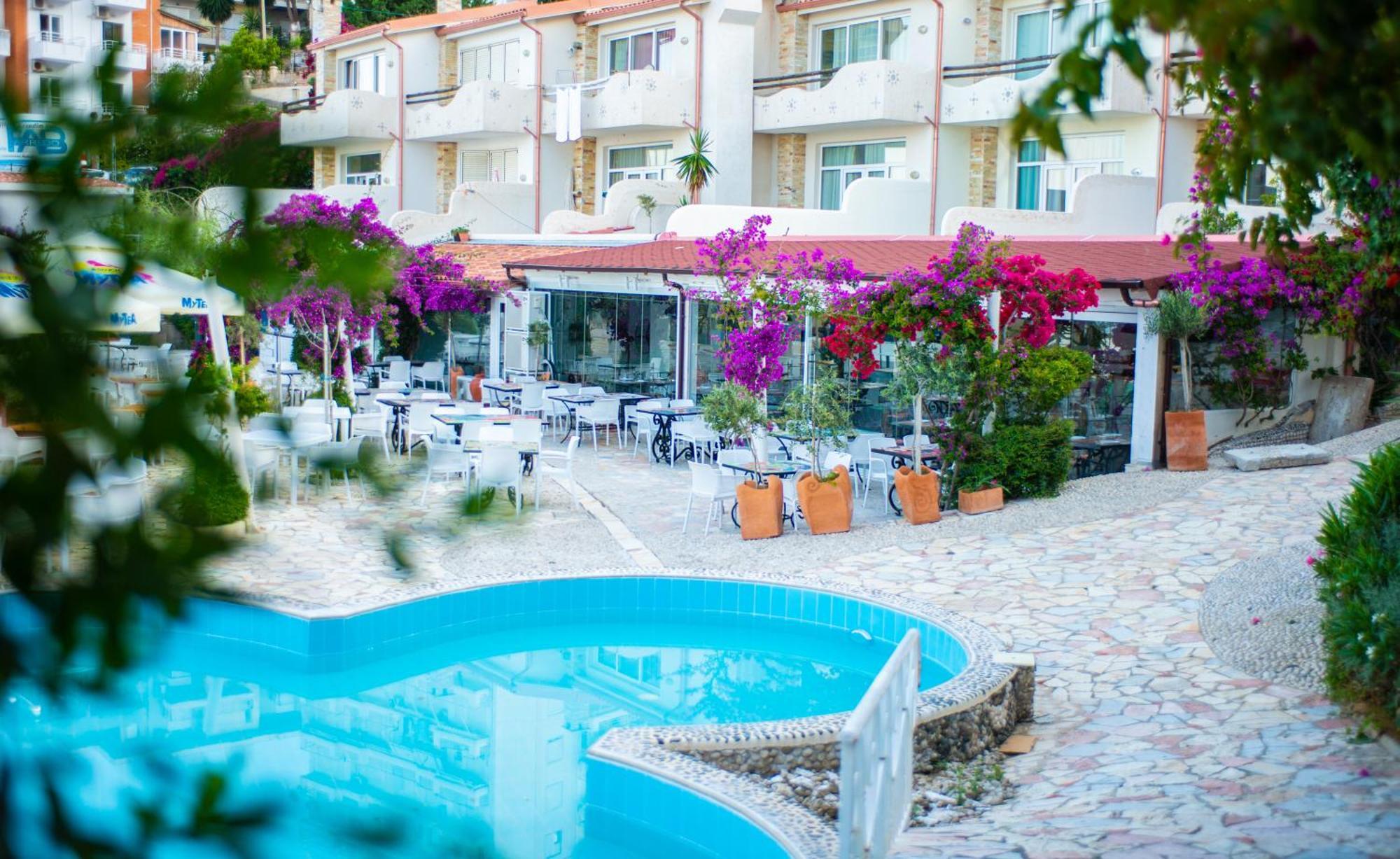 Bougainville Bay Hotel Sarandë エクステリア 写真