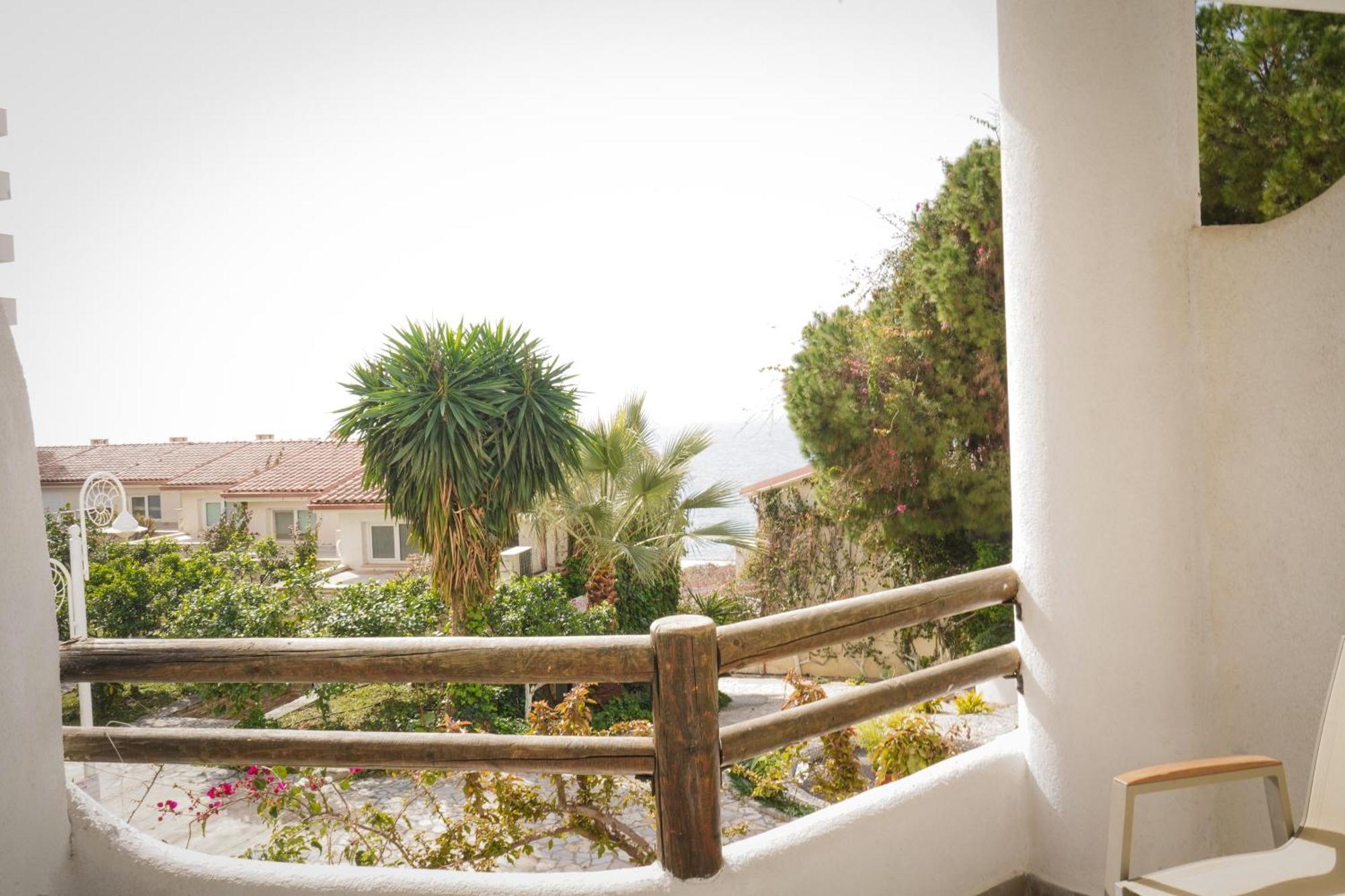 Bougainville Bay Hotel Sarandë エクステリア 写真