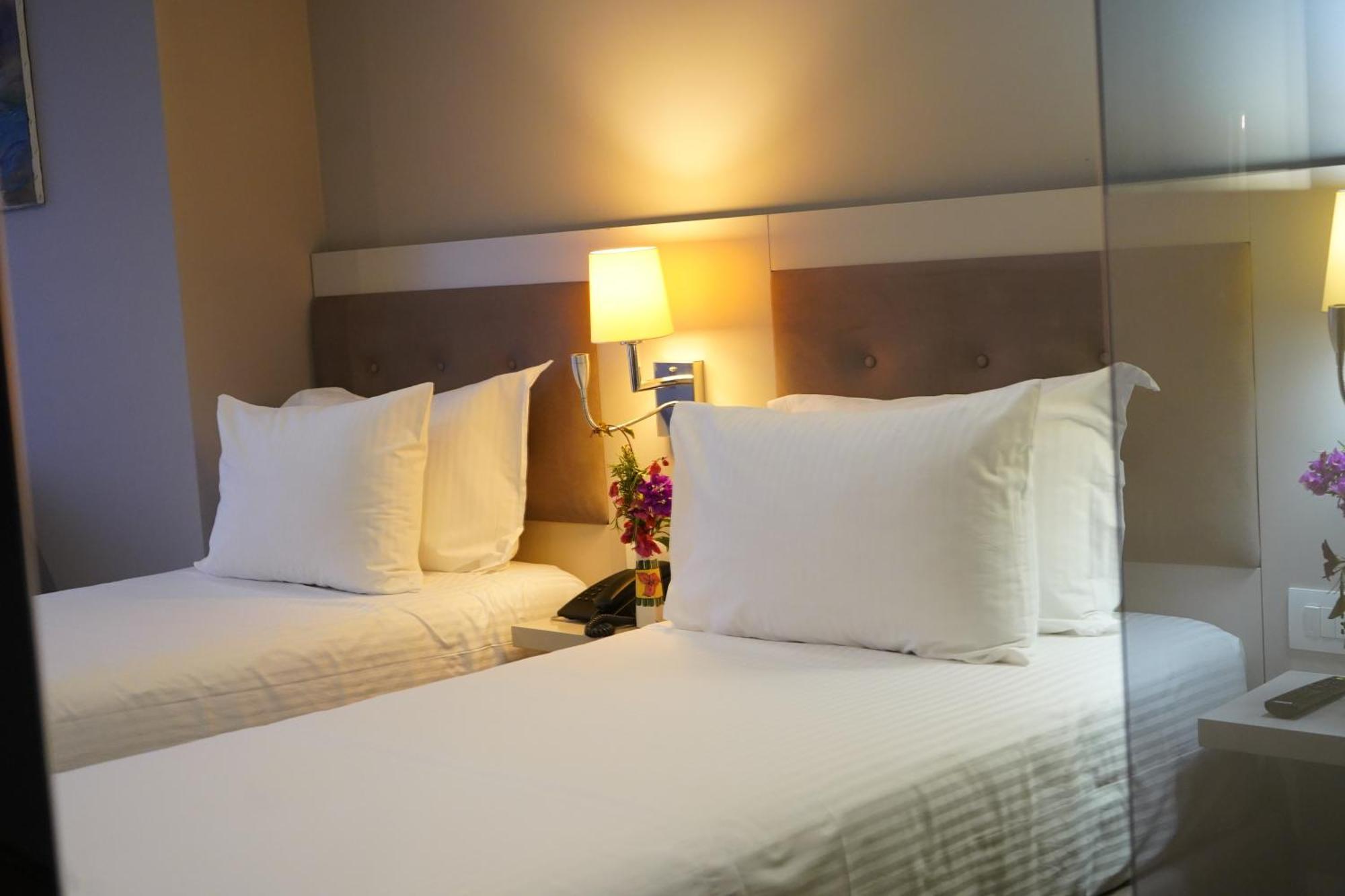 Bougainville Bay Hotel Sarandë エクステリア 写真