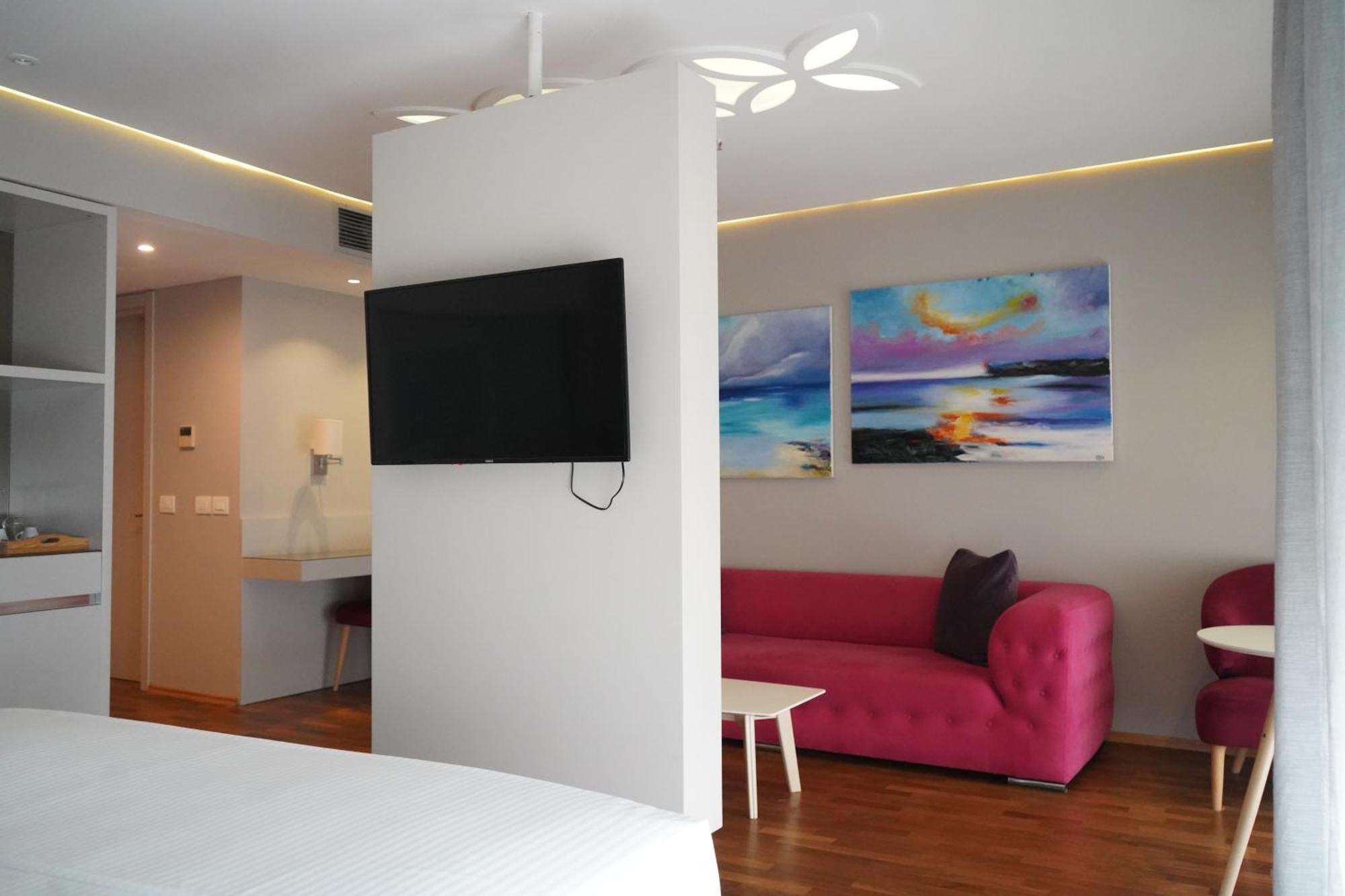 Bougainville Bay Hotel Sarandë エクステリア 写真