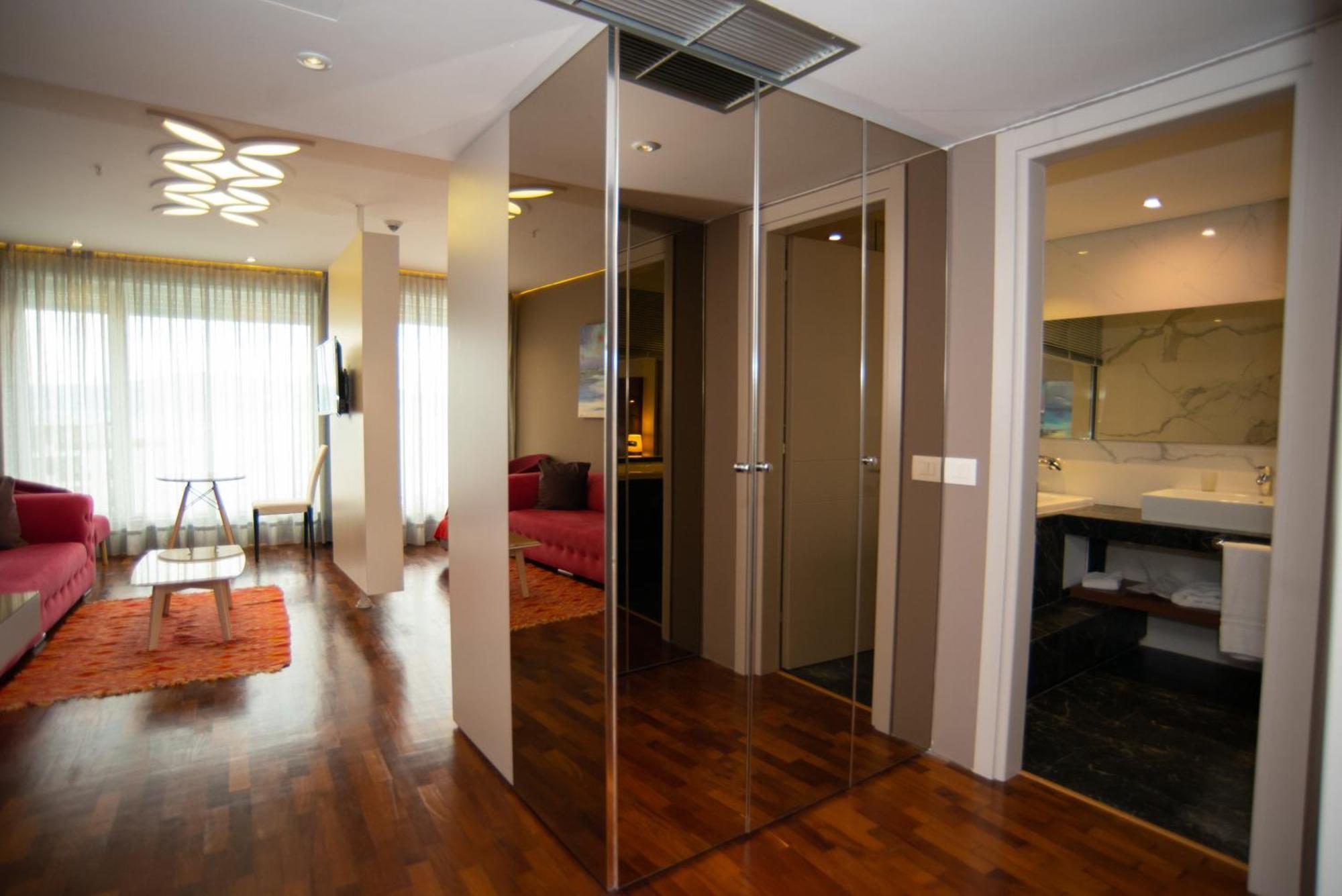 Bougainville Bay Hotel Sarandë エクステリア 写真