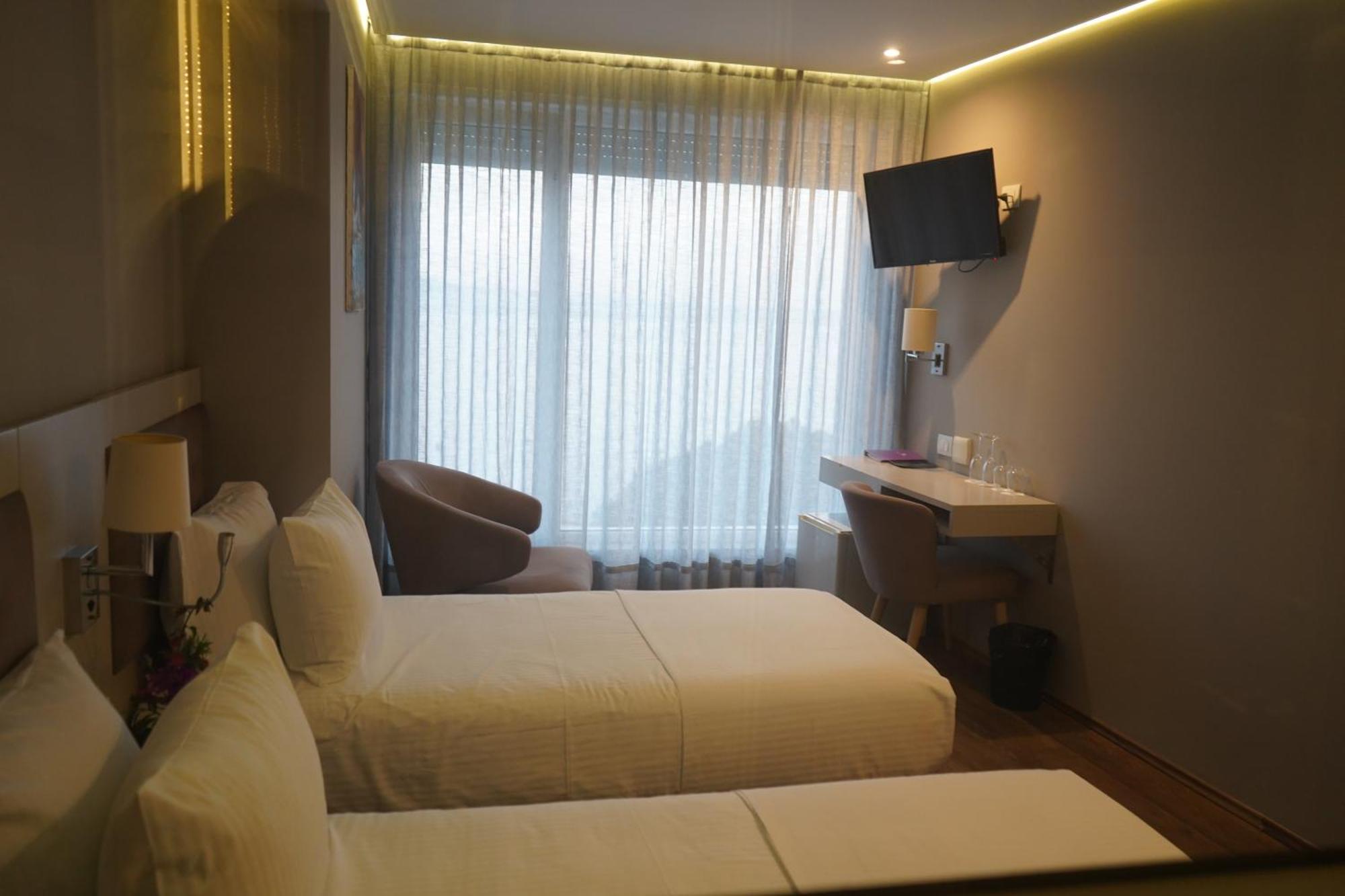 Bougainville Bay Hotel Sarandë エクステリア 写真